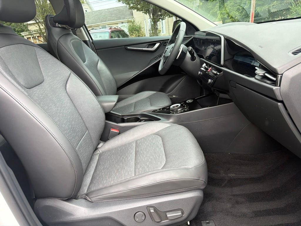Certified 2023 Kia Niro Wave FWD image 28