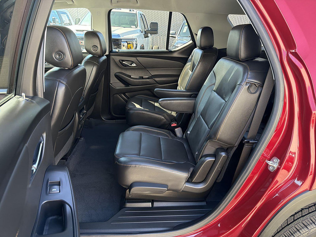 Used 2021 Chevrolet Traverse LT w/ LT Premium Package FWD image 24
