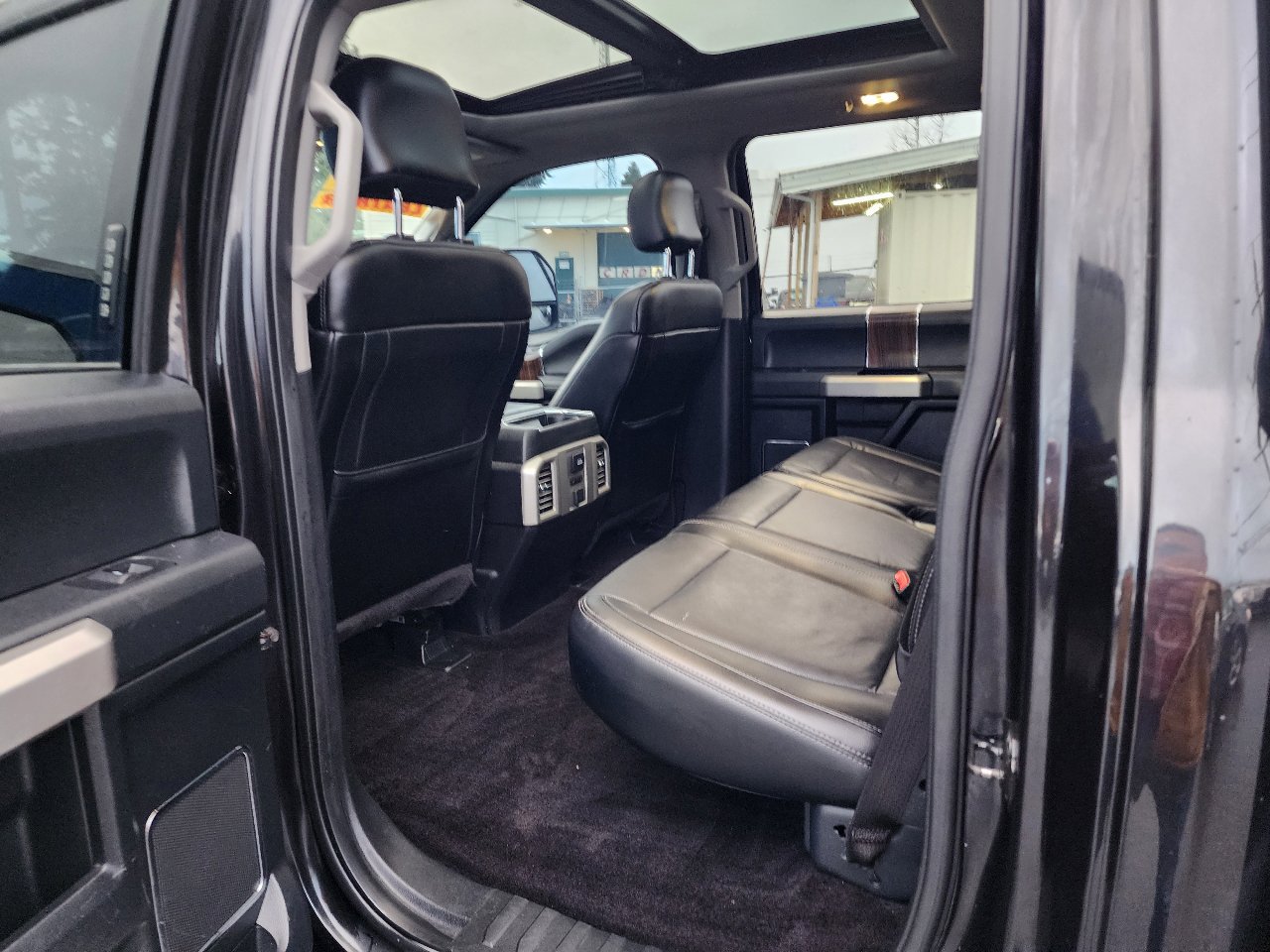 Used 2015 Ford F150 Lariat w/ Equipment Group 502A Luxury image 18