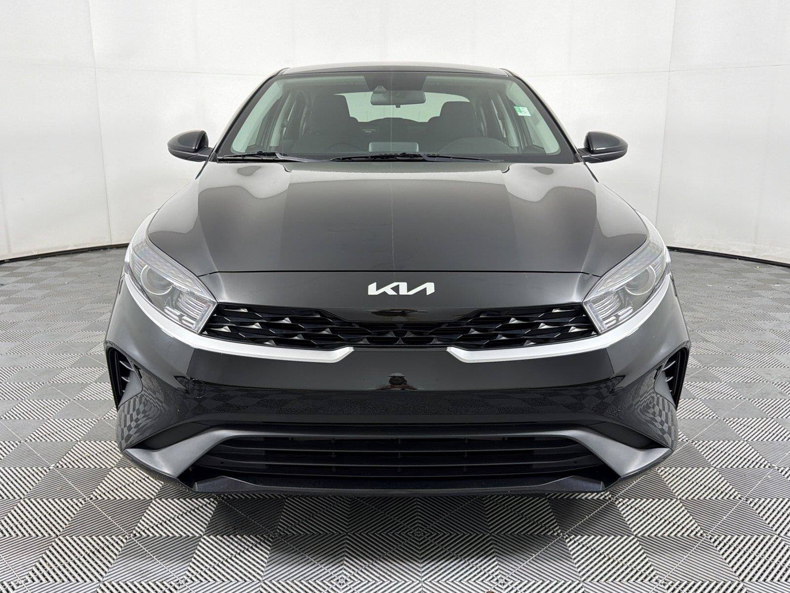 Used 2023 Kia Forte LX FWD image 2