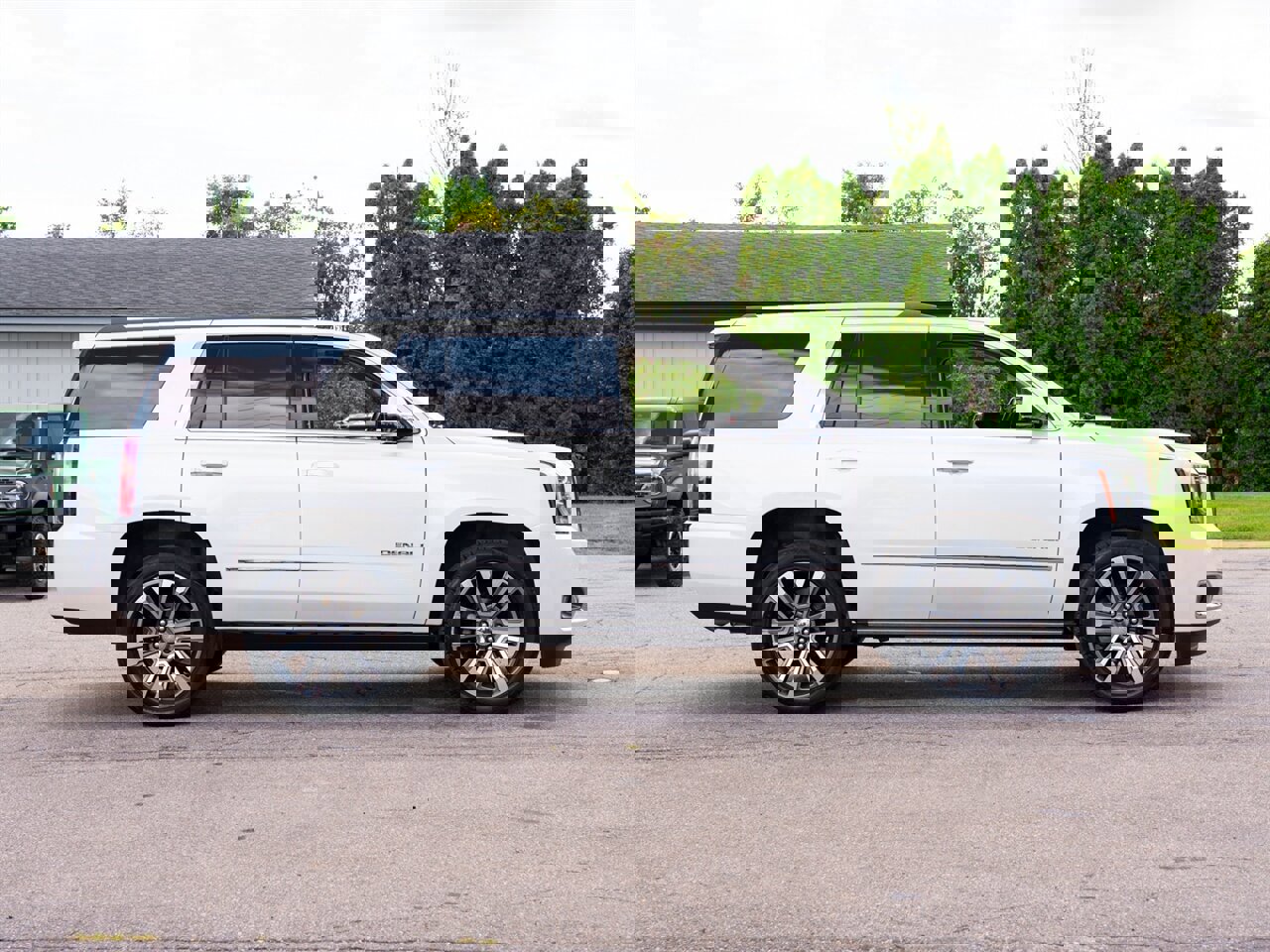 Used 2020 GMC Yukon Denali w/ Denali Ultimate Package image 4