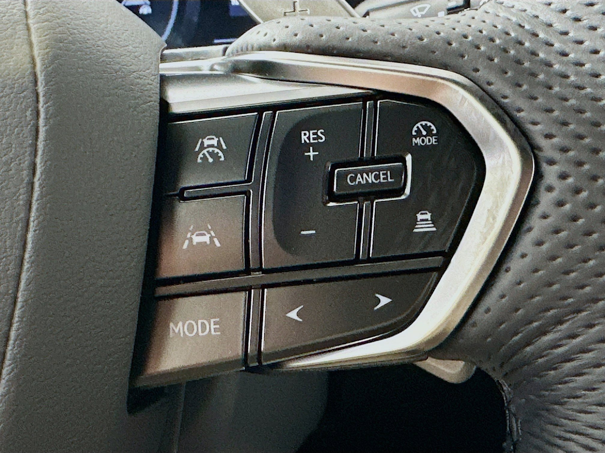 New 2026 Lexus TX 500h AWD image 23