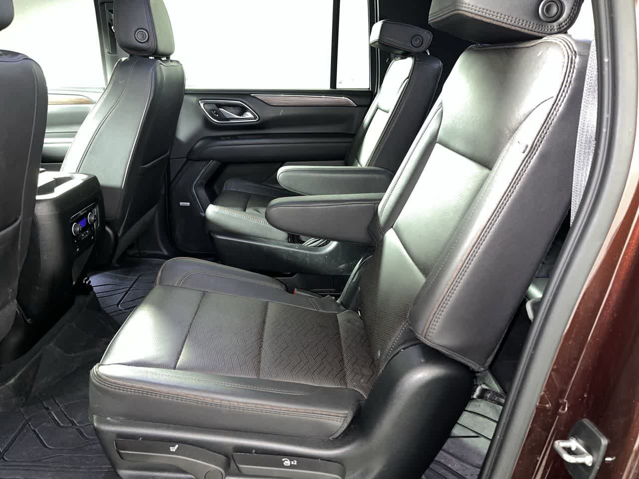 Used 2023 Chevrolet Suburban High Country AWD/4WD image 28