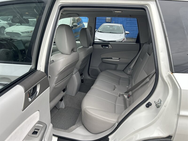 Used 2010 Subaru Forester 2.5X Limited AWD/4WD image 11