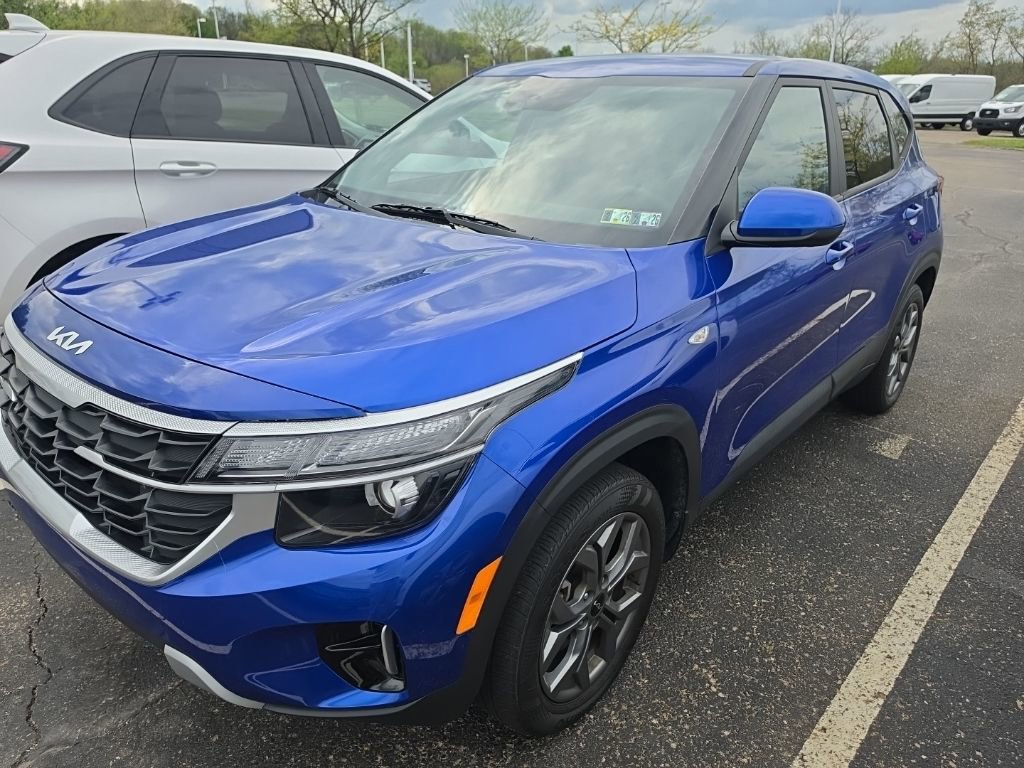 Certified 2024 Kia Seltos LX image 2