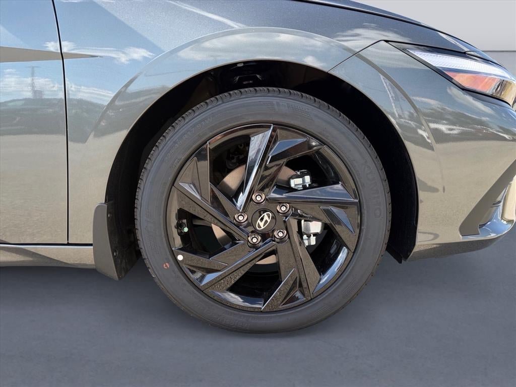 New 2026 Hyundai Elantra SEL Sport FWD image 9