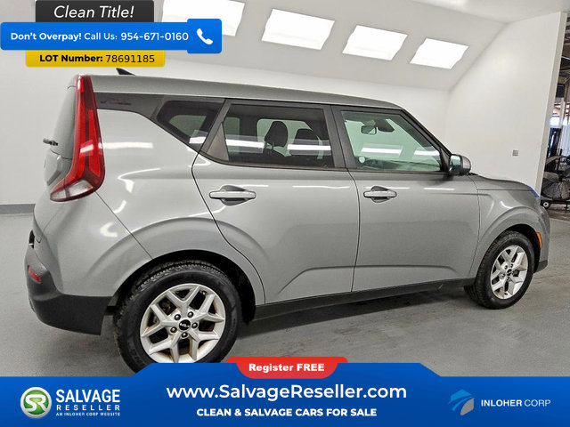 Used 2022 Kia Soul LX w/ Technology Package image 4
