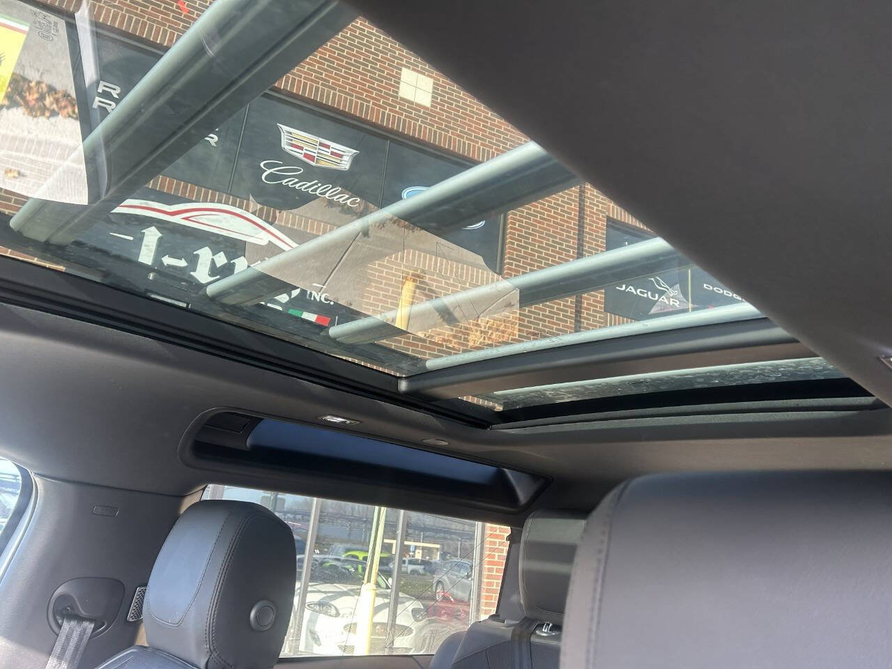 Used 2022 Land Rover Defender 90 X-Dynamic S image 26