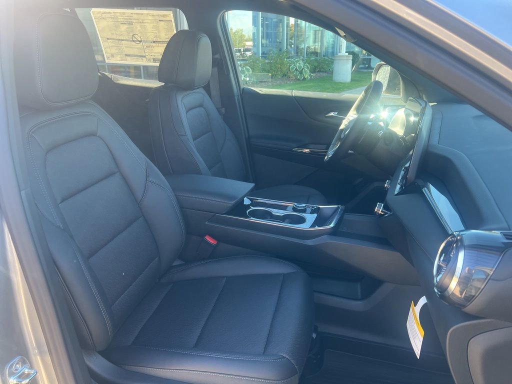 New 2026 Chevrolet Equinox LT w/ Convenience Package II image 15