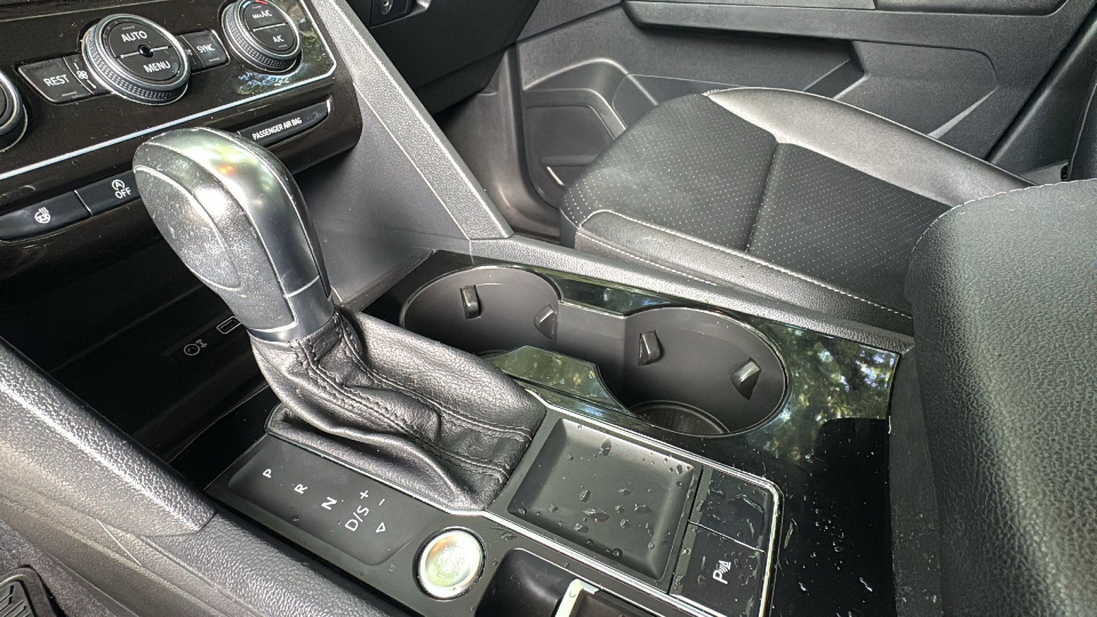Used 2019 Volkswagen Atlas SEL FWD image 12