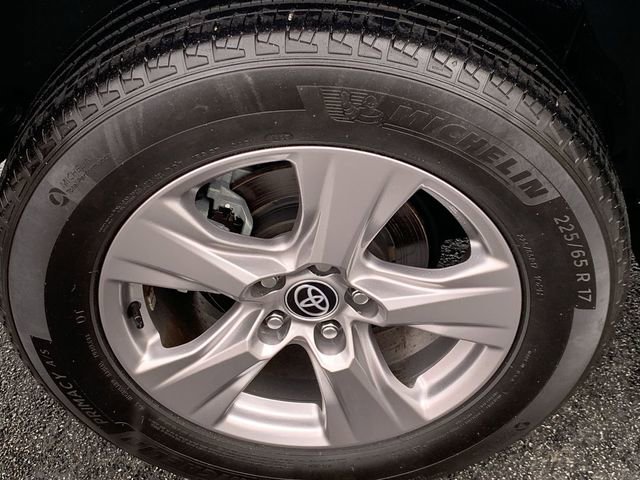 Certified 2023 Toyota RAV4 XLE image 33