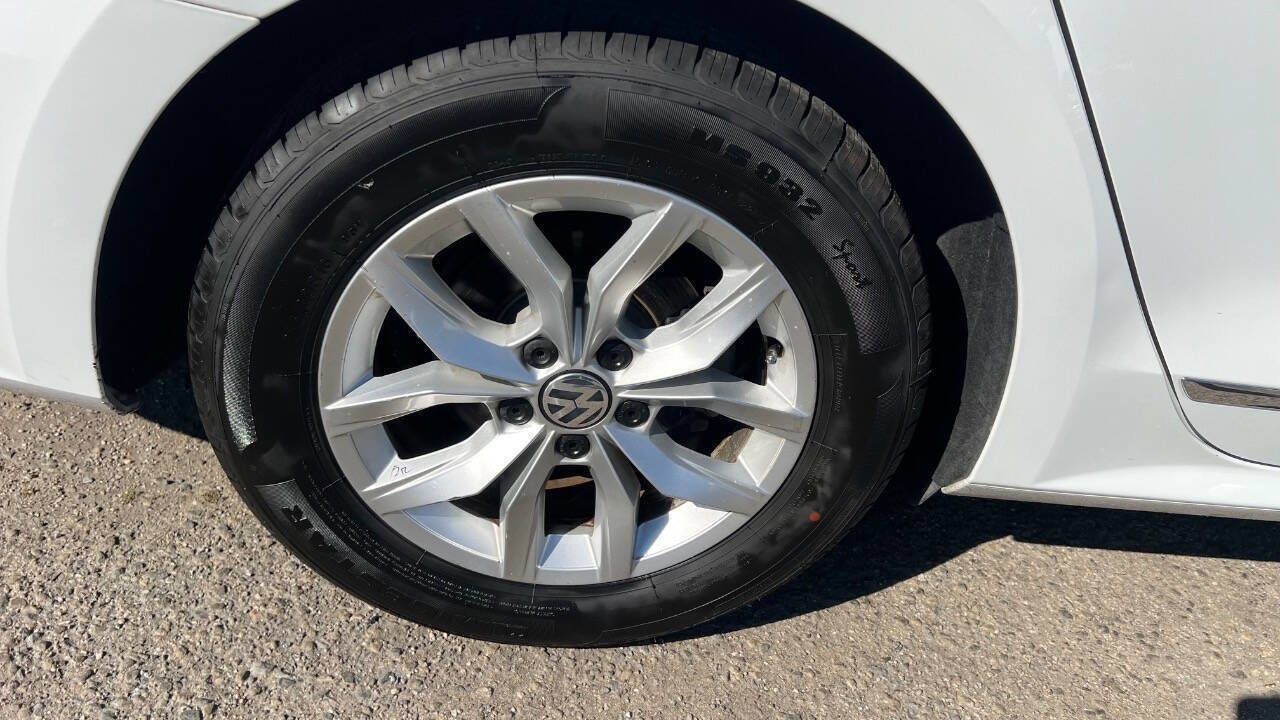 Used 2017 Volkswagen Passat 1.8T S image 30