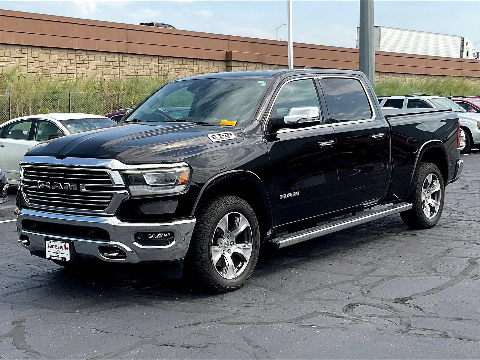 Used 2021 RAM 1500 Laramie AWD/4WD image 2