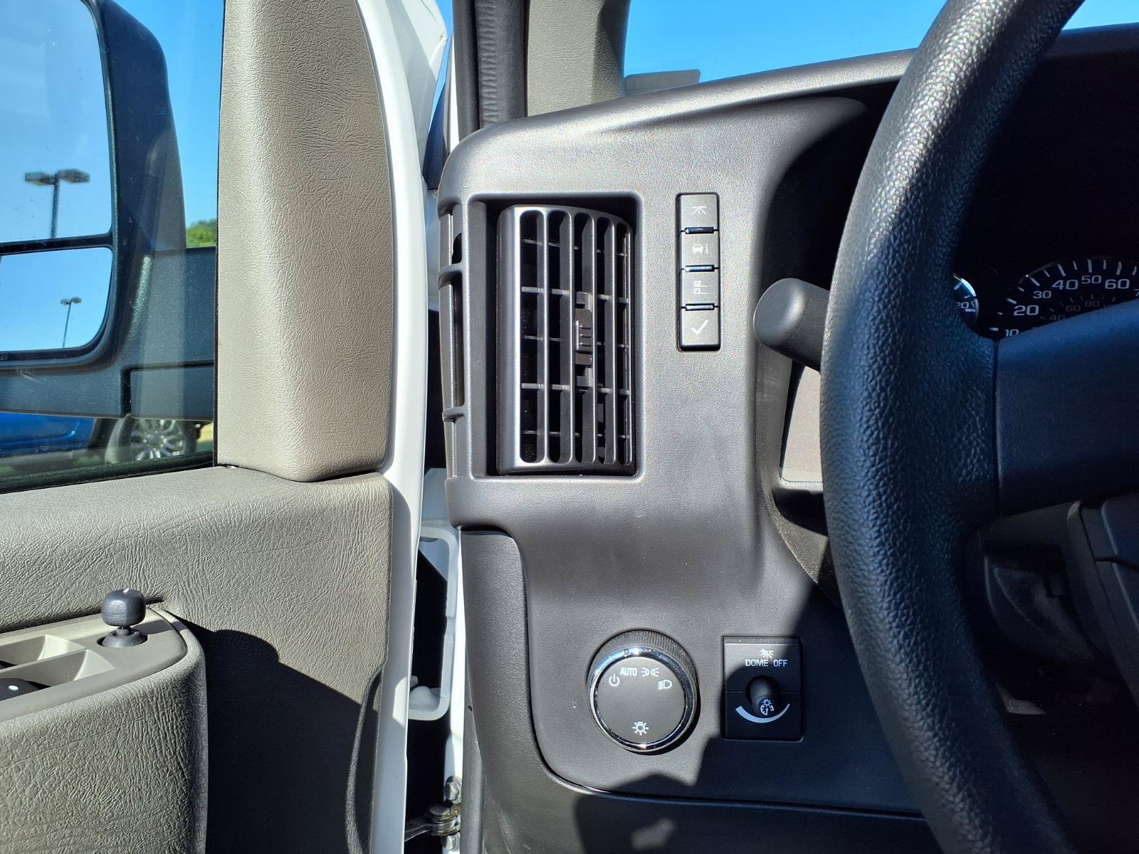 Used 2026 GMC Savana 3500 LT w/ LT Preferred Equipment Group RWD image 11