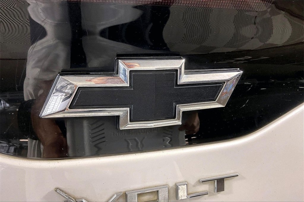 Used 2018 Chevrolet Volt LT w/ Comfort Package image 30