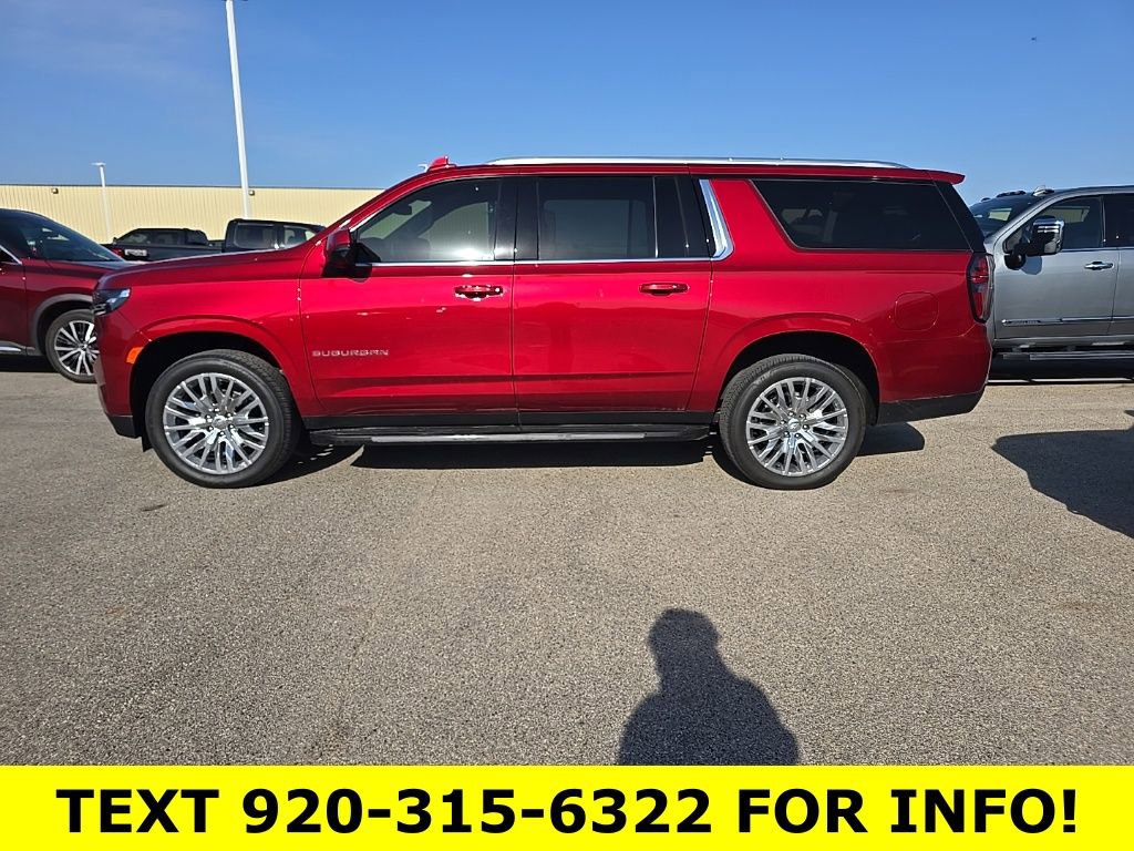 Used 2024 Chevrolet Suburban LT w/ Luxury Package AWD/4WD image 3