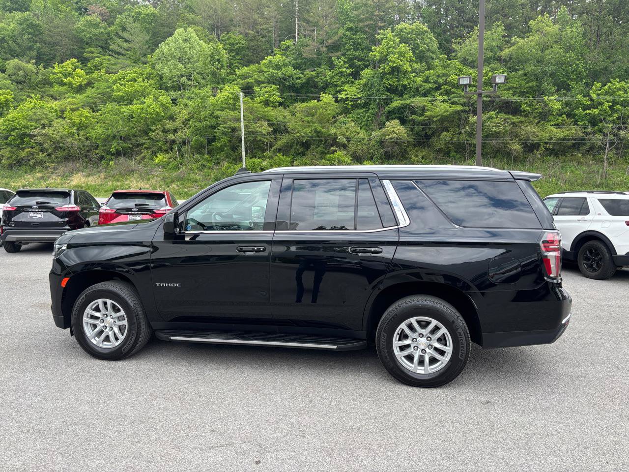 Used 2023 Chevrolet Tahoe LS AWD/4WD image 2