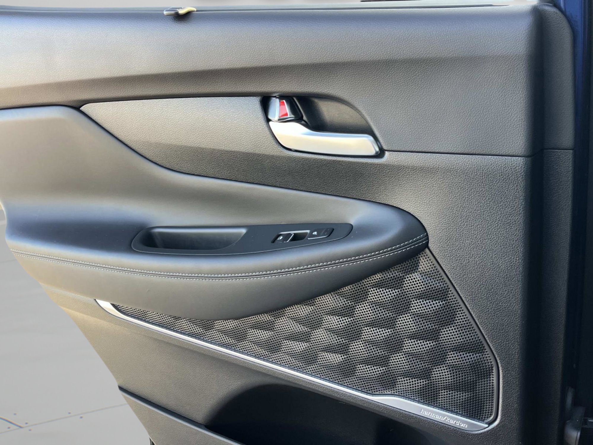 Used 2023 Hyundai Santa Fe Limited image 34