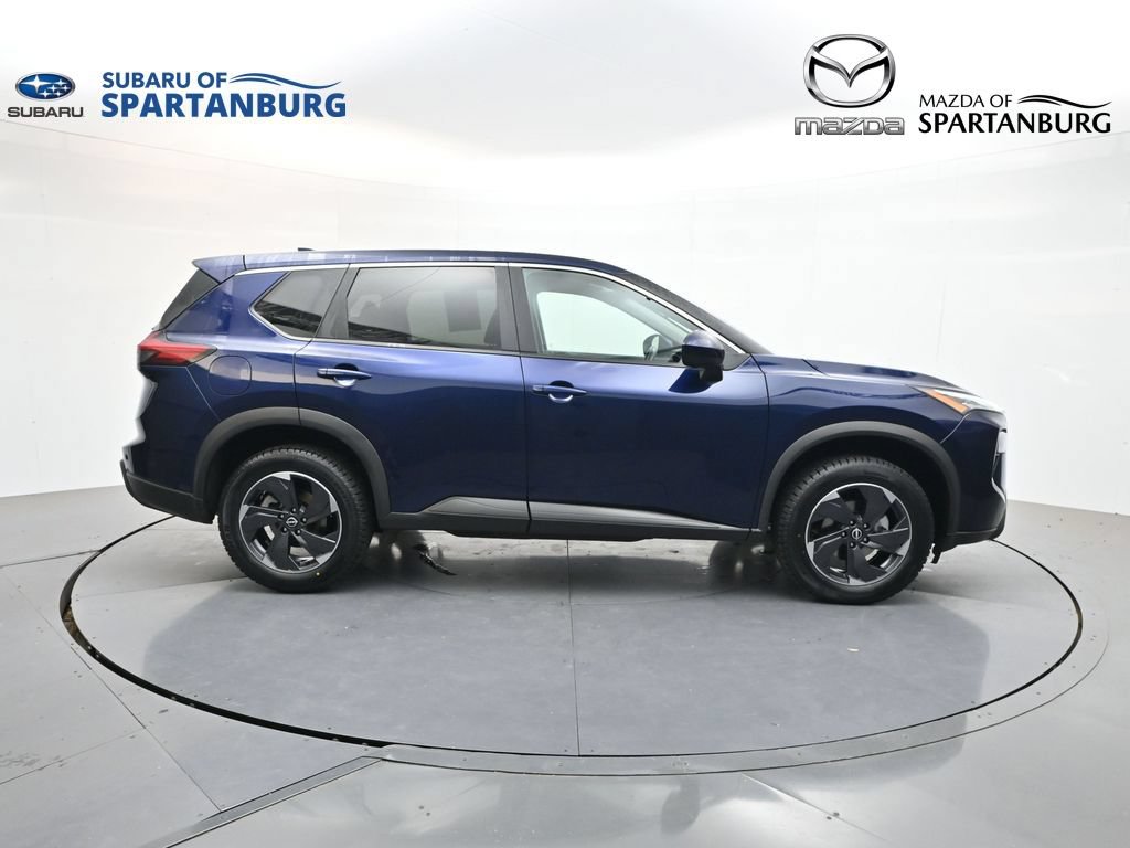 Used 2024 Nissan Rogue SV FWD image 9