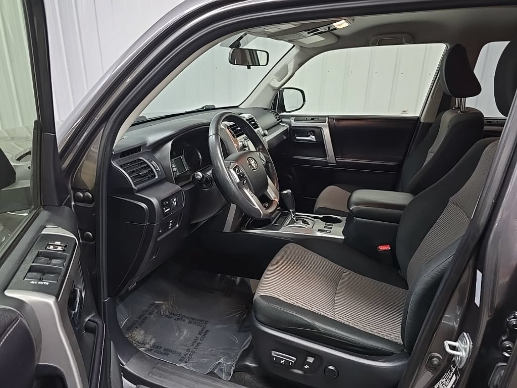 Used 2019 Toyota 4Runner SR5 AWD/4WD image 32