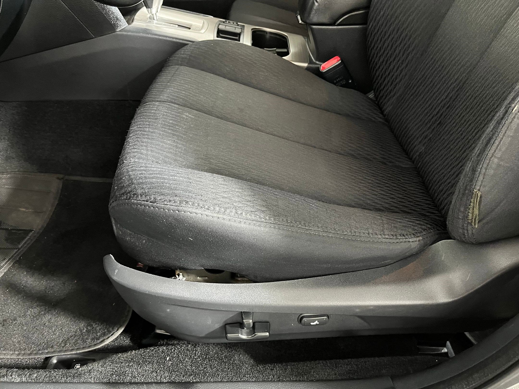 Used 2011 Subaru Legacy 2.5i Premium image 11