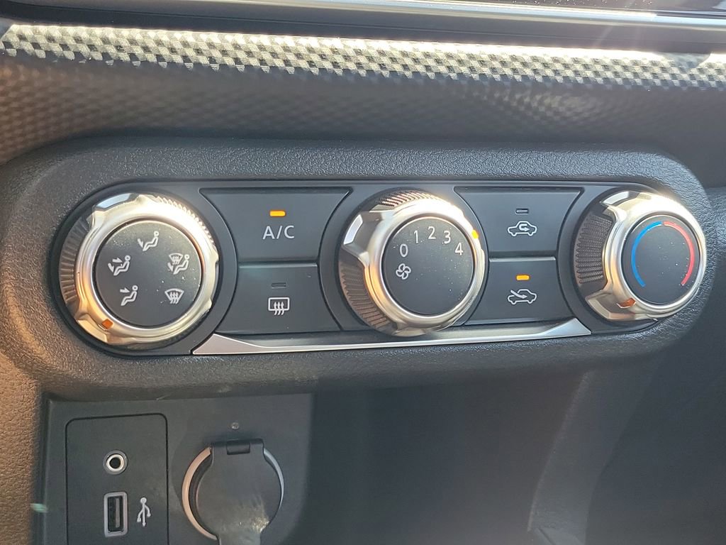 Used 2022 Nissan Kicks S FWD image 13