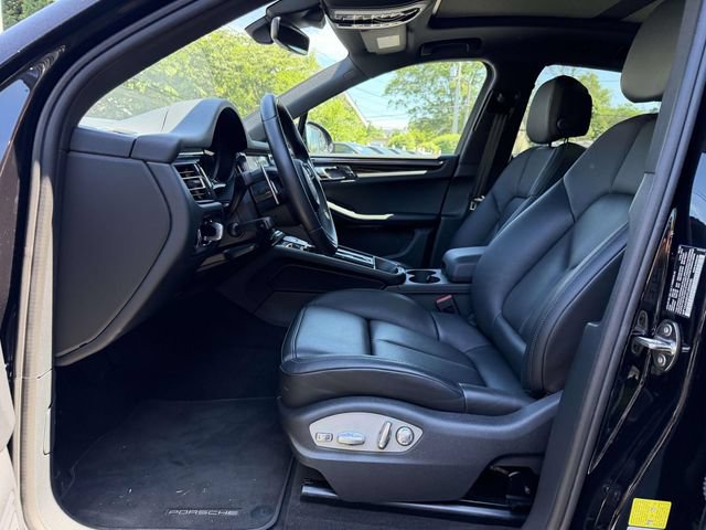 Used 2026 Porsche Macan AWD/4WD image 11