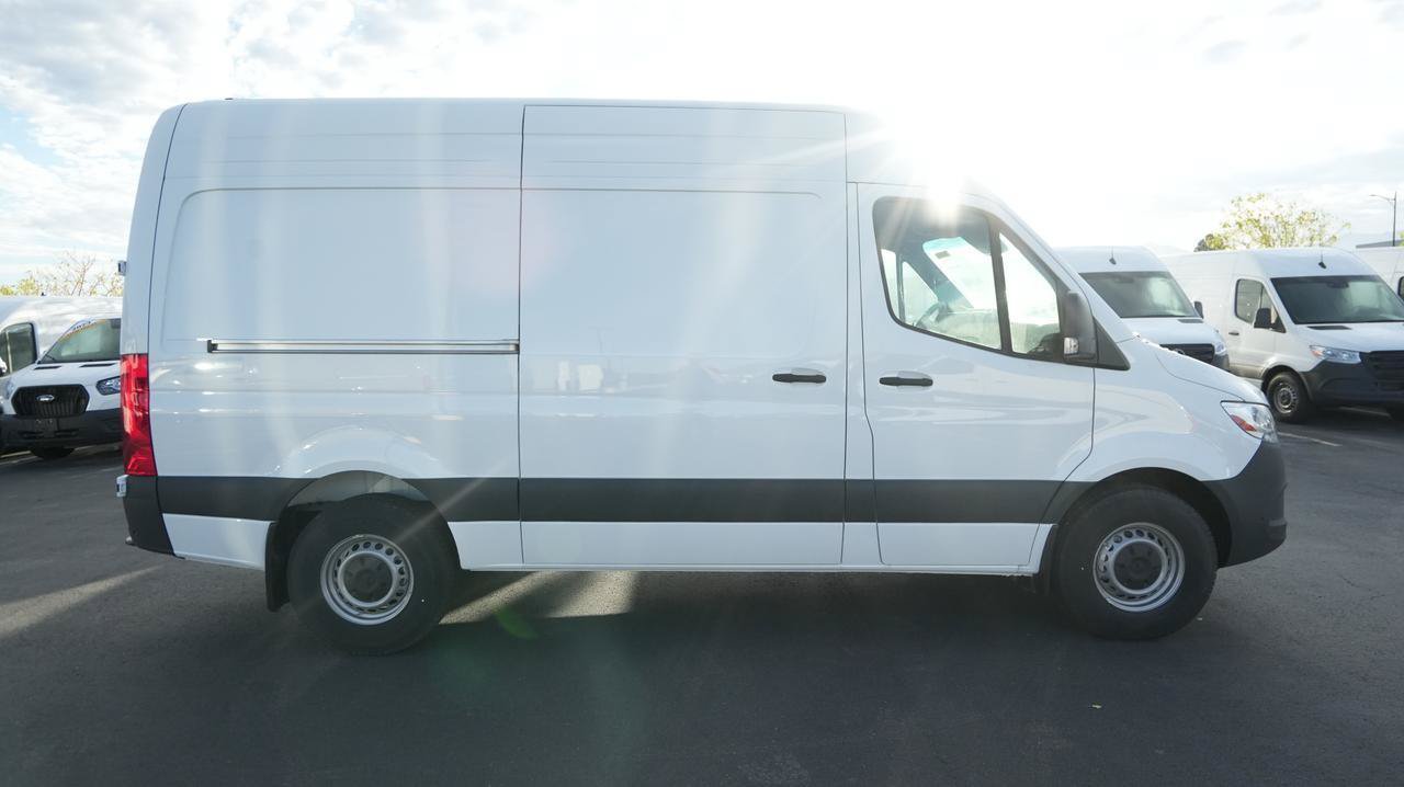 Used 2024 Mercedes-Benz Sprinter 2500 image 5