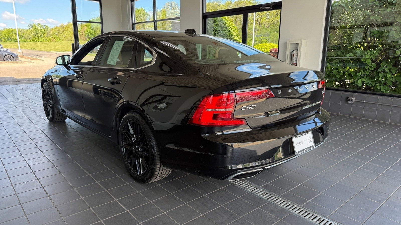 Used 2017 Volvo S90 T6 Momentum w/ Vision Package AWD/4WD image 6