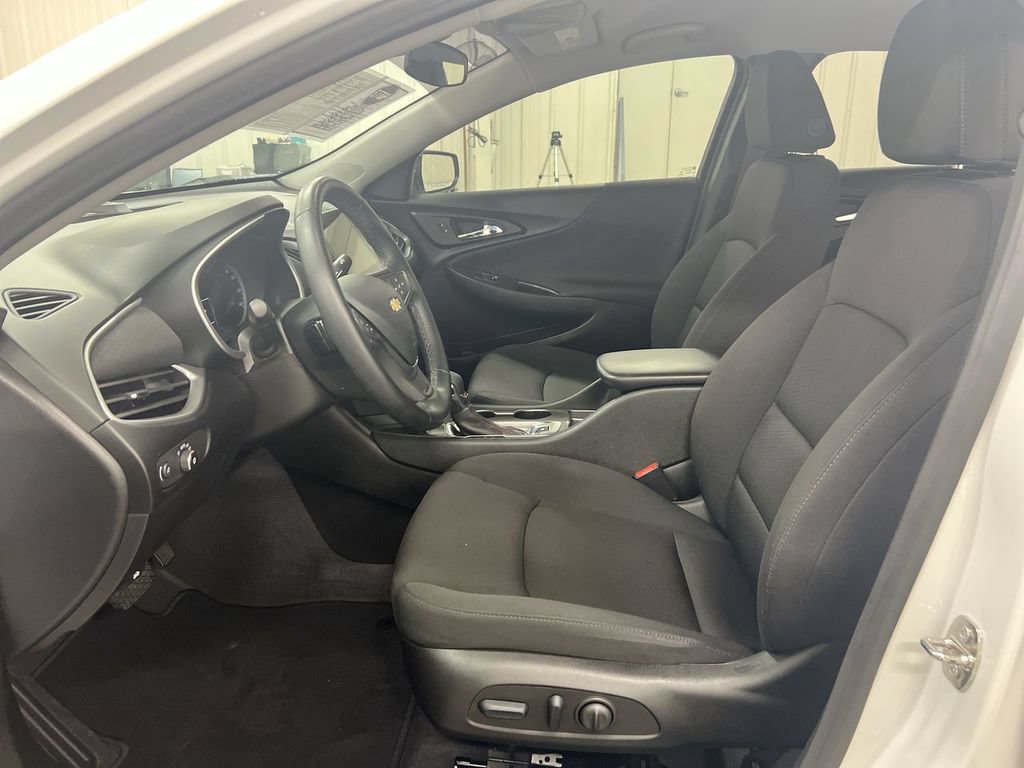 Used 2024 Chevrolet Malibu RS FWD image 19