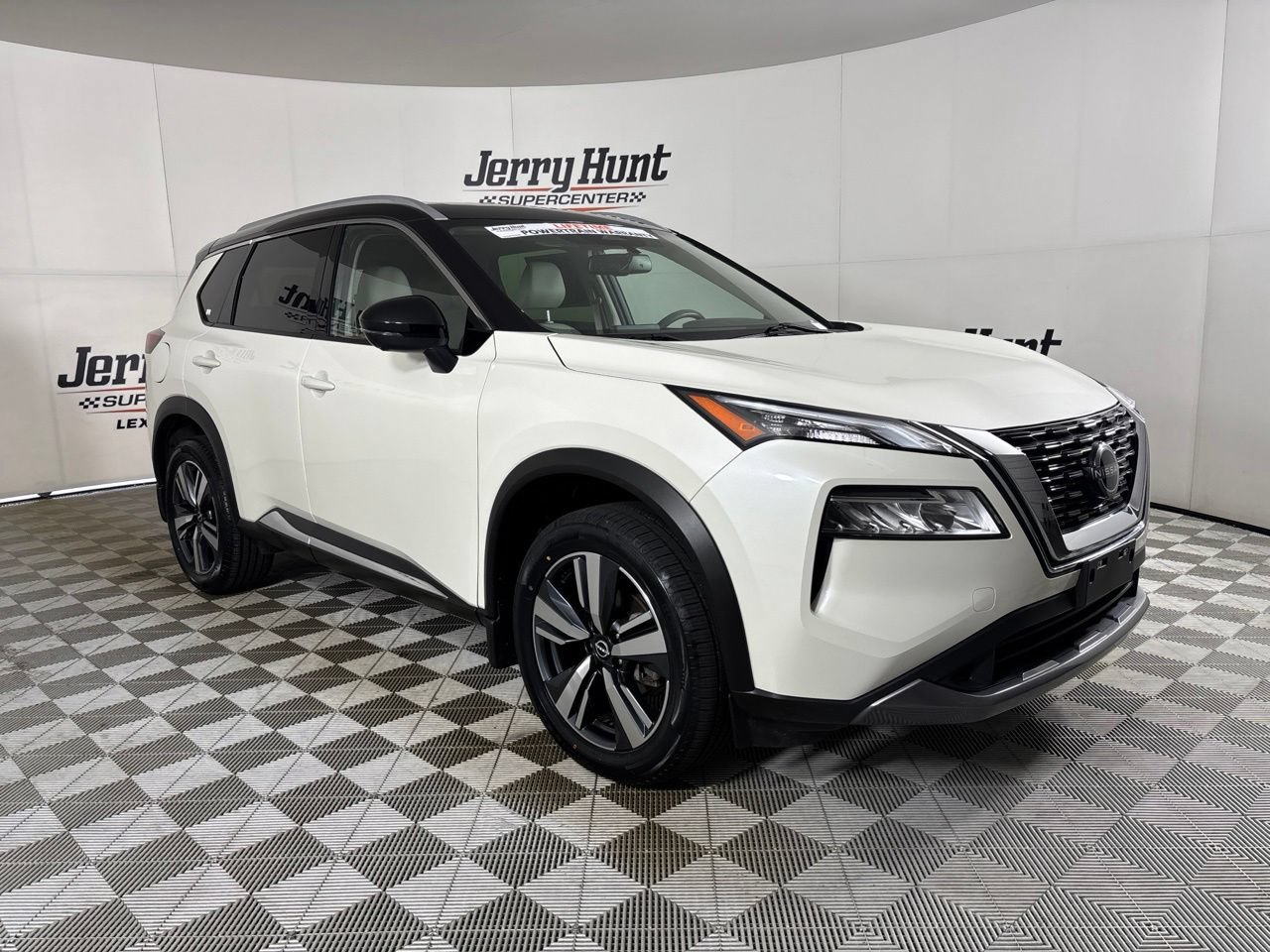 Used 2023 Nissan Rogue SL AWD/4WD image 3