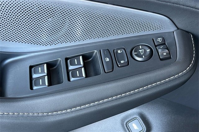 Certified 2025 Acura MDX w/ Technology Package image 12