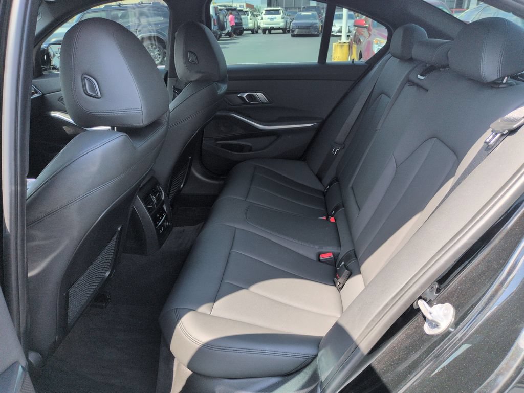 Used 2019 BMW 330i xDrive Sedan w/ Convenience Package AWD/4WD image 25