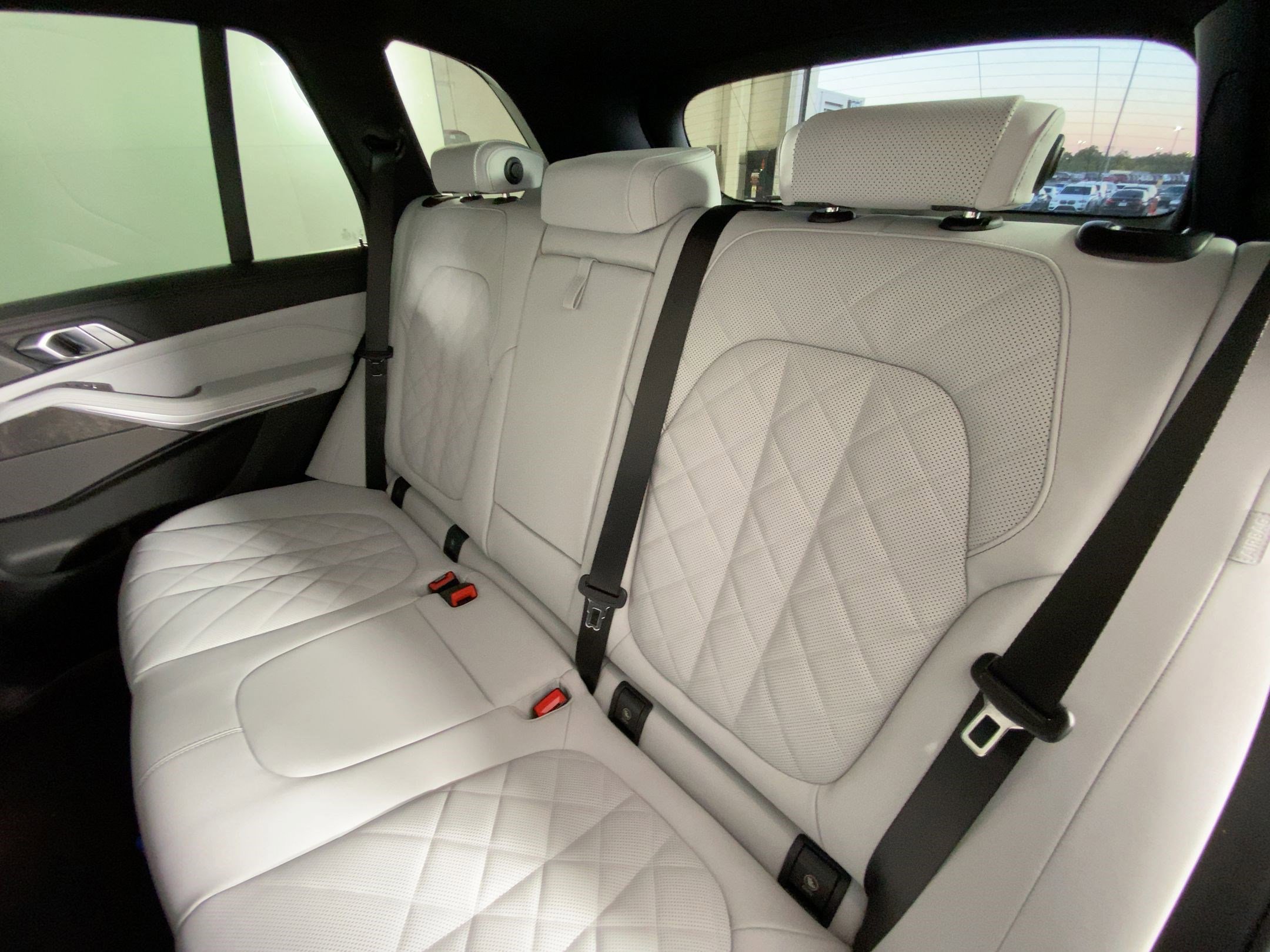 Used 2026 BMW X5 xDrive40i w/ Climate Comfort Package image 27