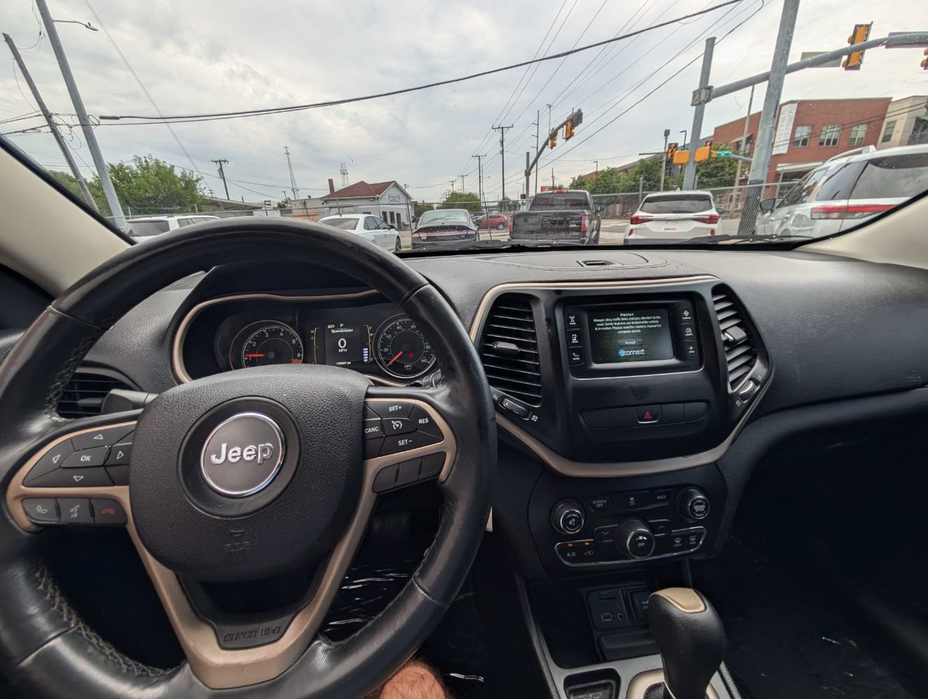Used 2014 Jeep Cherokee Latitude FWD image 21
