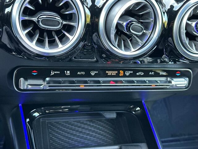 Used 2025 Mercedes-Benz GLA 250 image 25