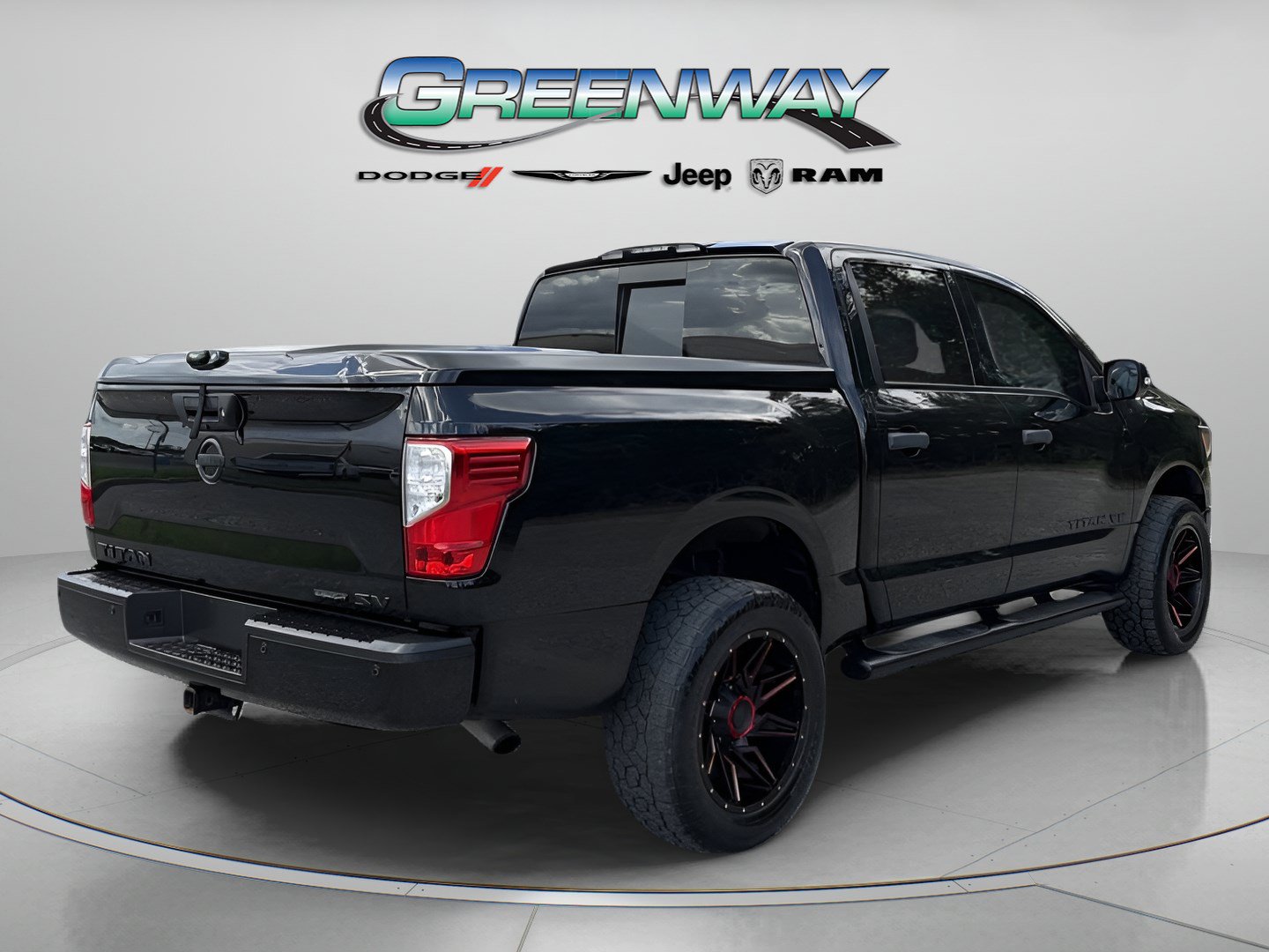 Used 2019 Nissan Titan SV w/ SV Convenience Package RWD image 4