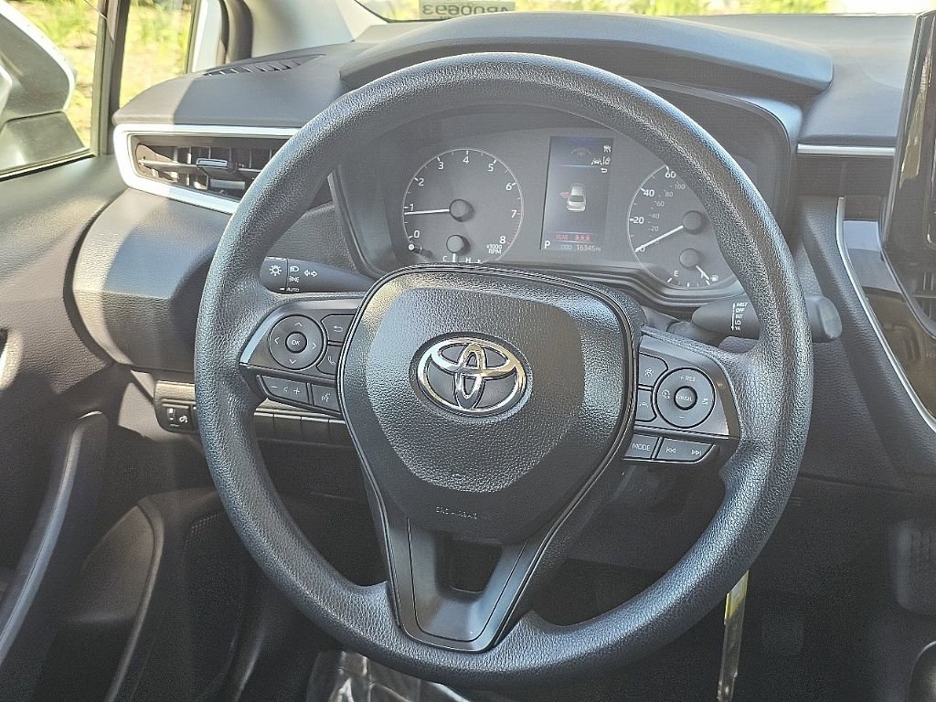 Used 2025 Toyota Corolla LE image 36