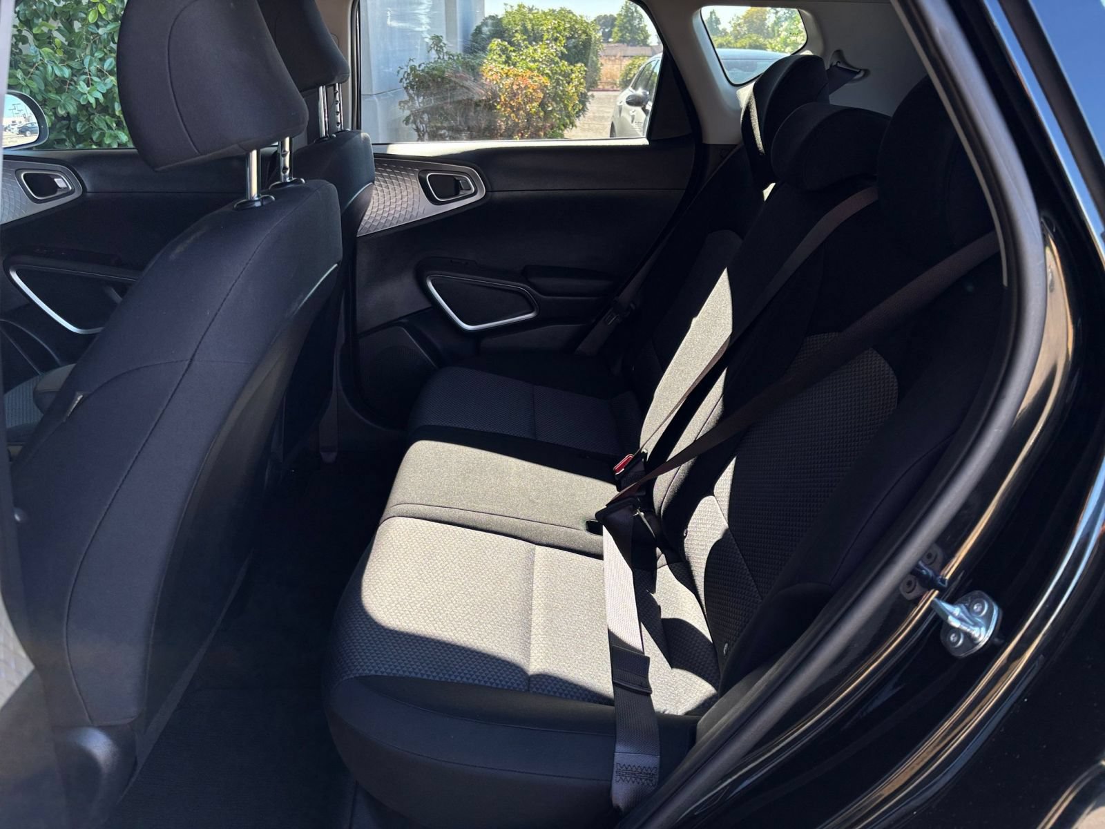 Used 2025 Kia Soul LX w/ LX Technology Package FWD image 23