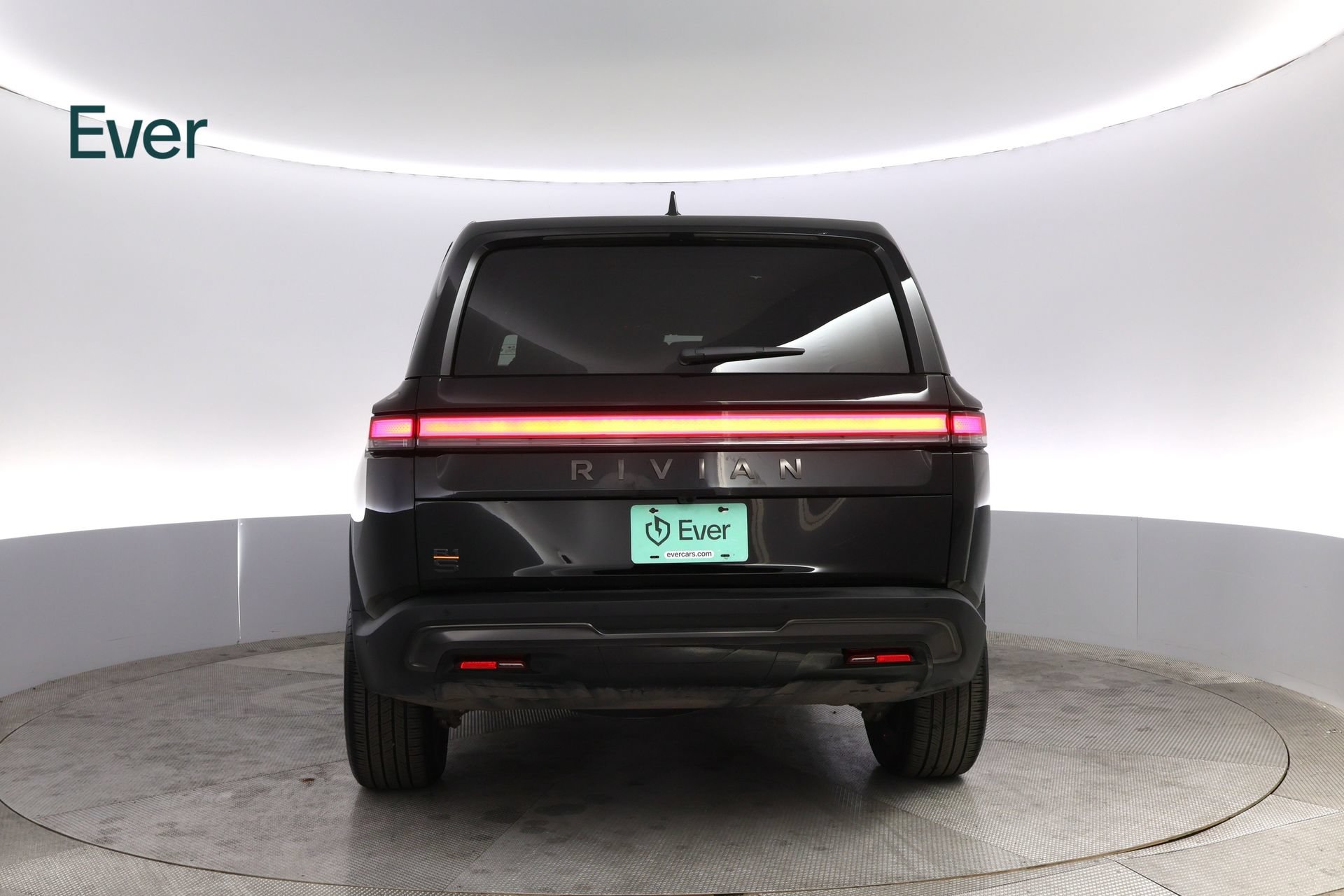 Used 2025 Rivian R1S Premium AWD/4WD image 15