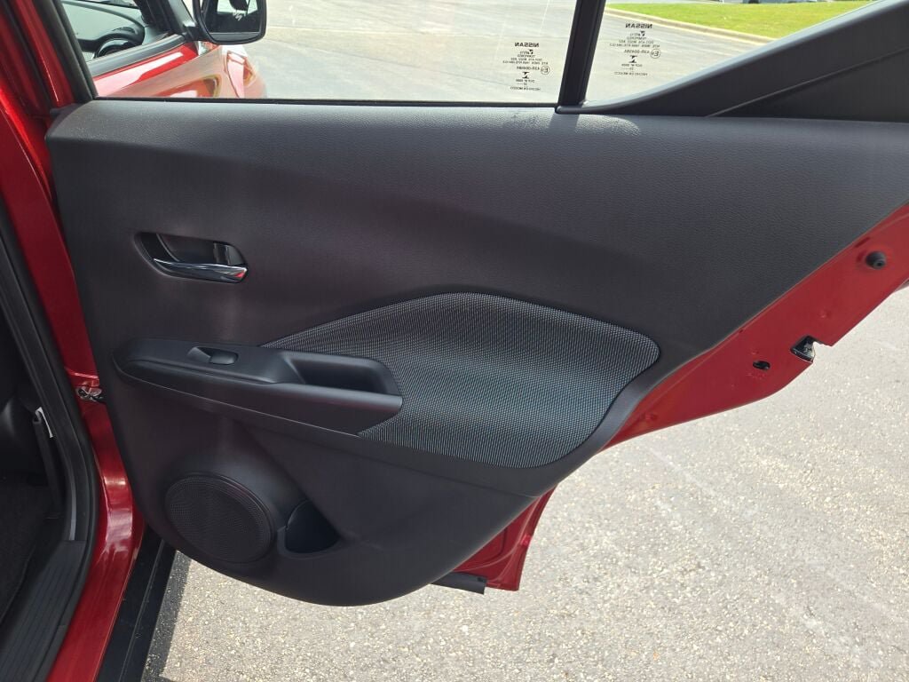 Used 2020 Nissan Kicks SV FWD image 9