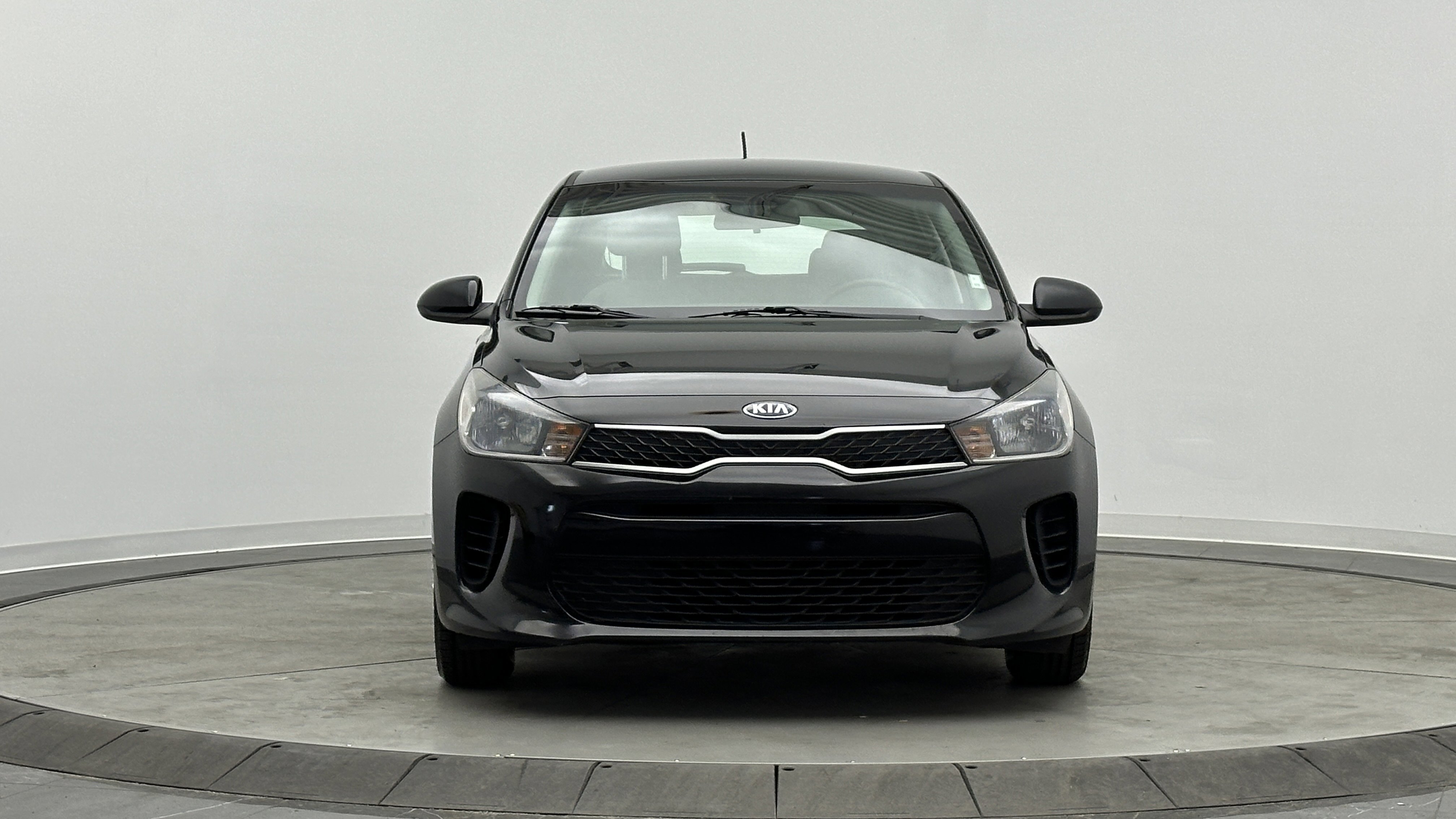 Used 2018 Kia Rio S image 2