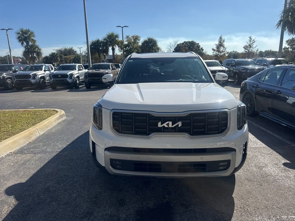 Used 2024 Kia Telluride SX Prestige w/ Towing Package image 2