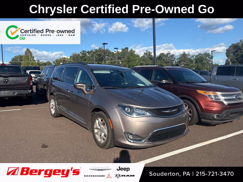 Certified 2017 Chrysler Pacifica Touring-L w/ Tire & Wheel Group