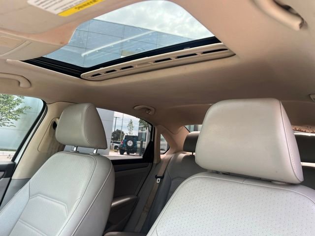 Used 2013 Volkswagen Passat TDI SEL Premium FWD image 19
