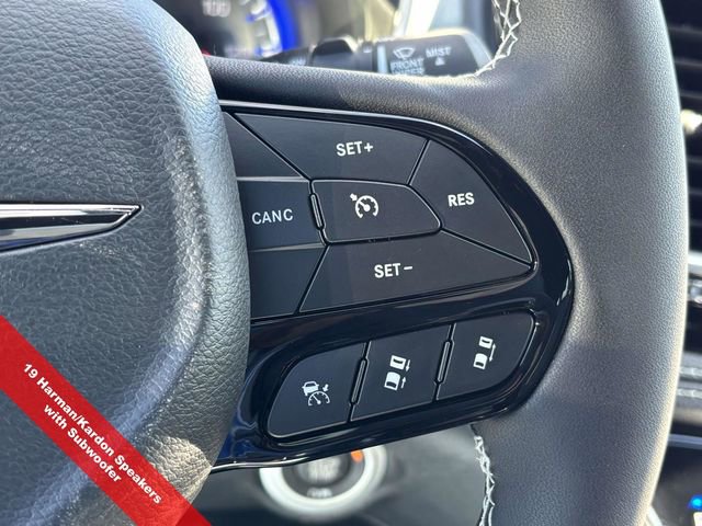 New 2026 Chrysler Pacifica Limited w/ Uconnect Theater Family Group image 28