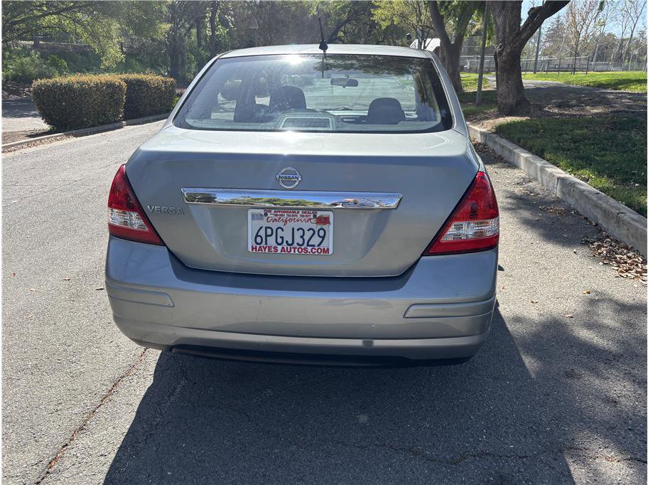 Used 2011 Nissan Versa 1.8 S image 7