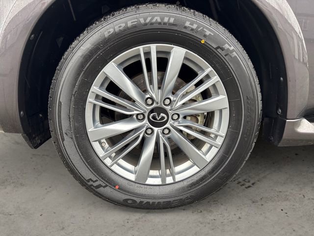 Used 2024 INFINITI QX80 Luxe image 14