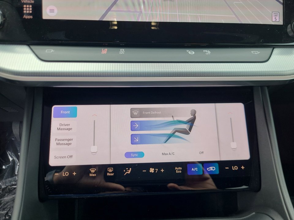 New 2025 Jeep Wagoneer S Launch Edition image 18