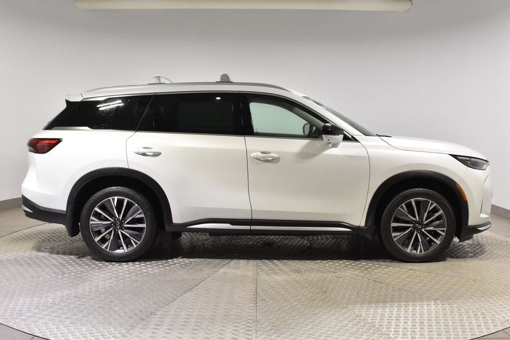 Certified 2026 INFINITI QX60 Luxe w/ Family Package AWD/4WD image 11